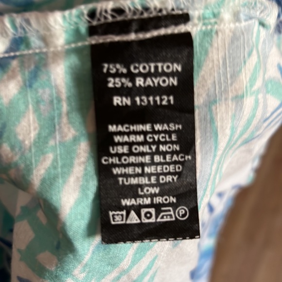 NWT Tropical Crop Button Down - Picture 7 of 7